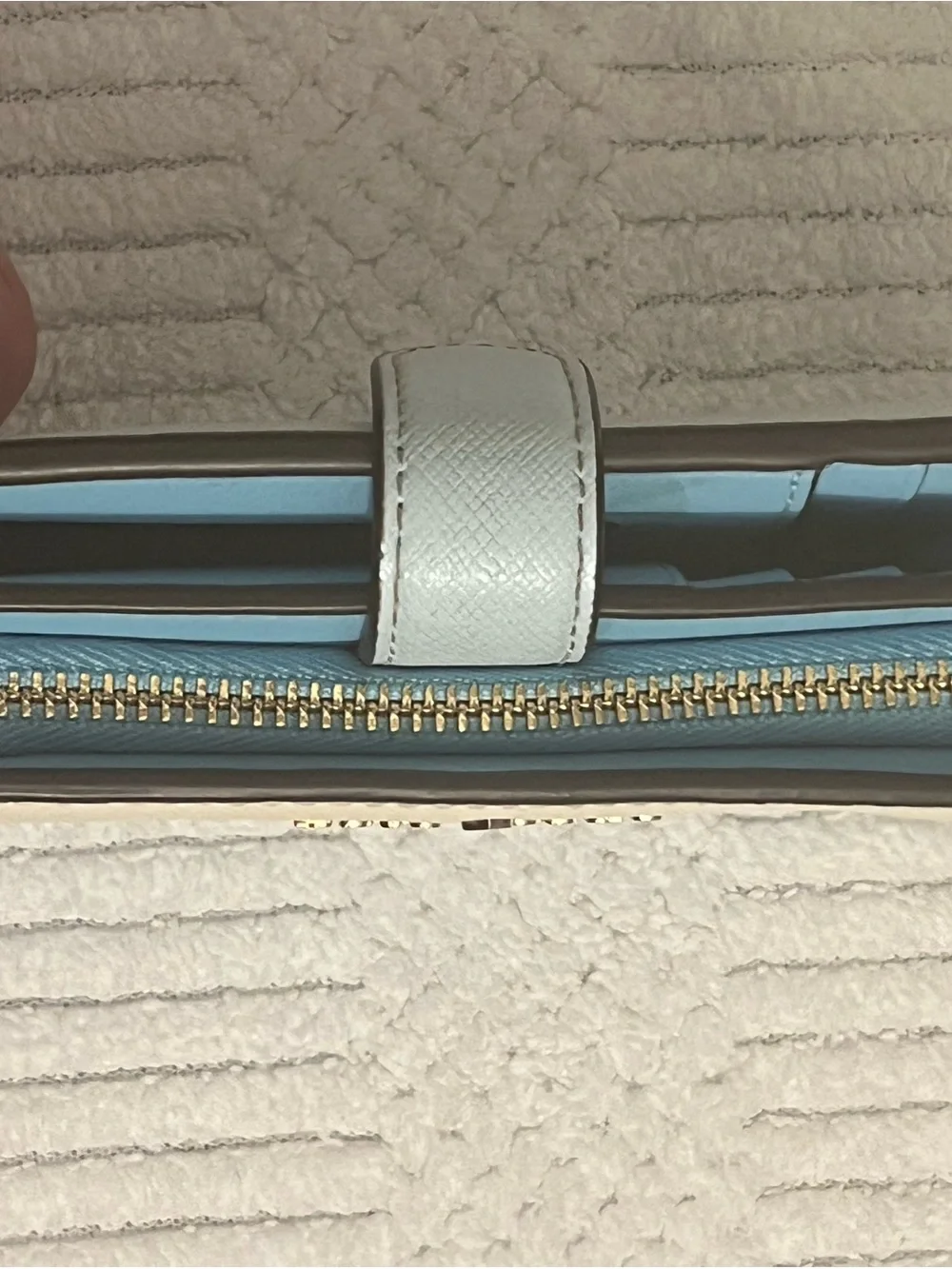 Cute! kate spade Light Blue & Cream Compact Bifold Wallet